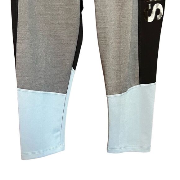 3 for $30! Adidas colour block capri pants. Size medium - Picture 4 of 9